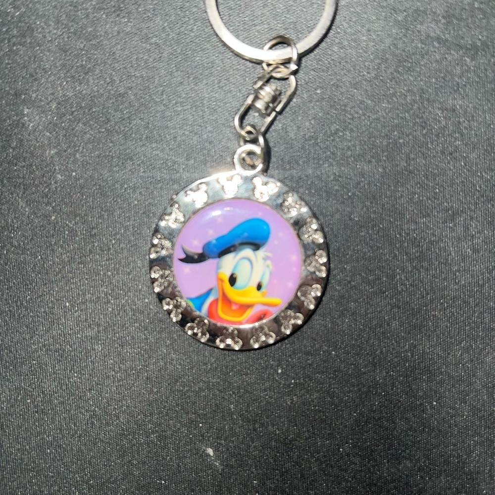 Donald Duck Keychain with Rhinestones - Picture 3 of 4